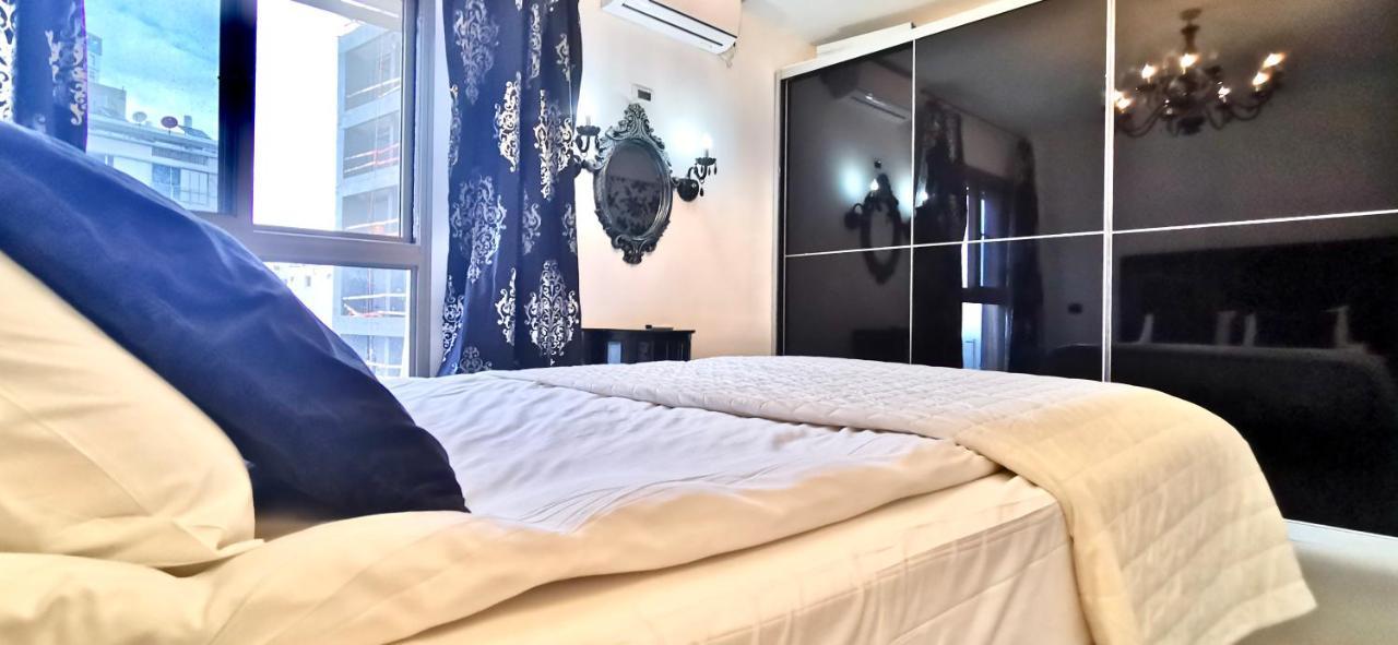 Lovely With Sea View * Bat Yam