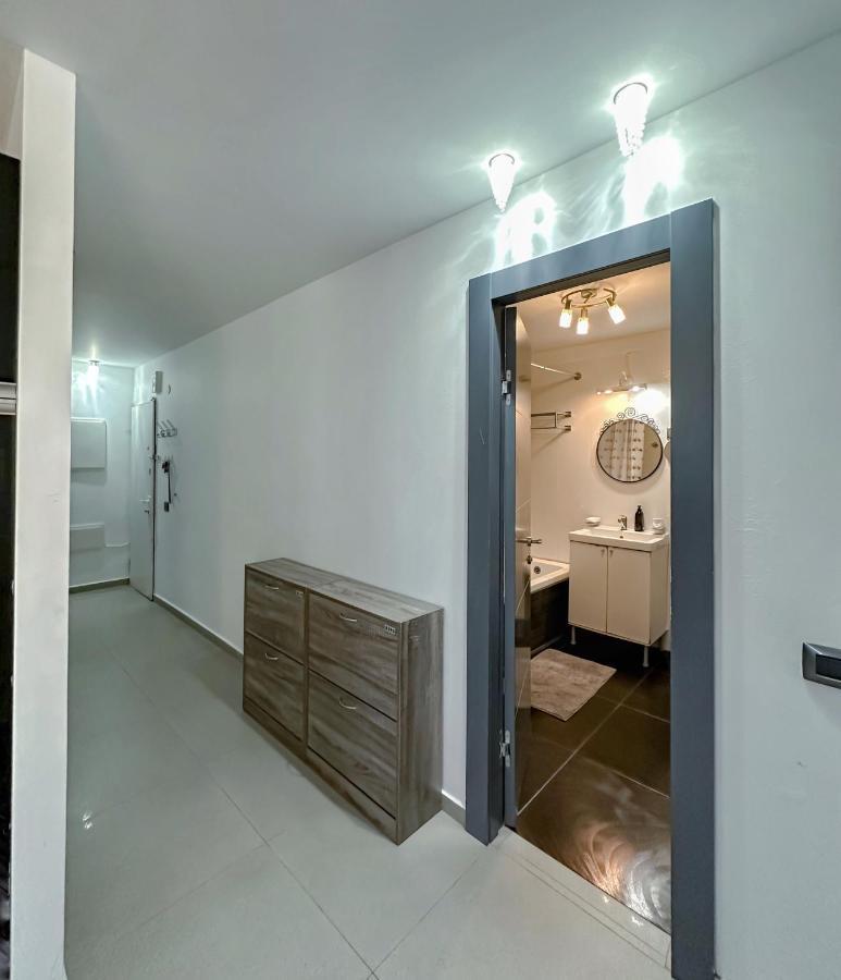 Lovely With Sea View Appartement Bat Yam