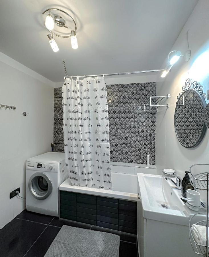 Lovely With Sea View Appartement Bat Yam