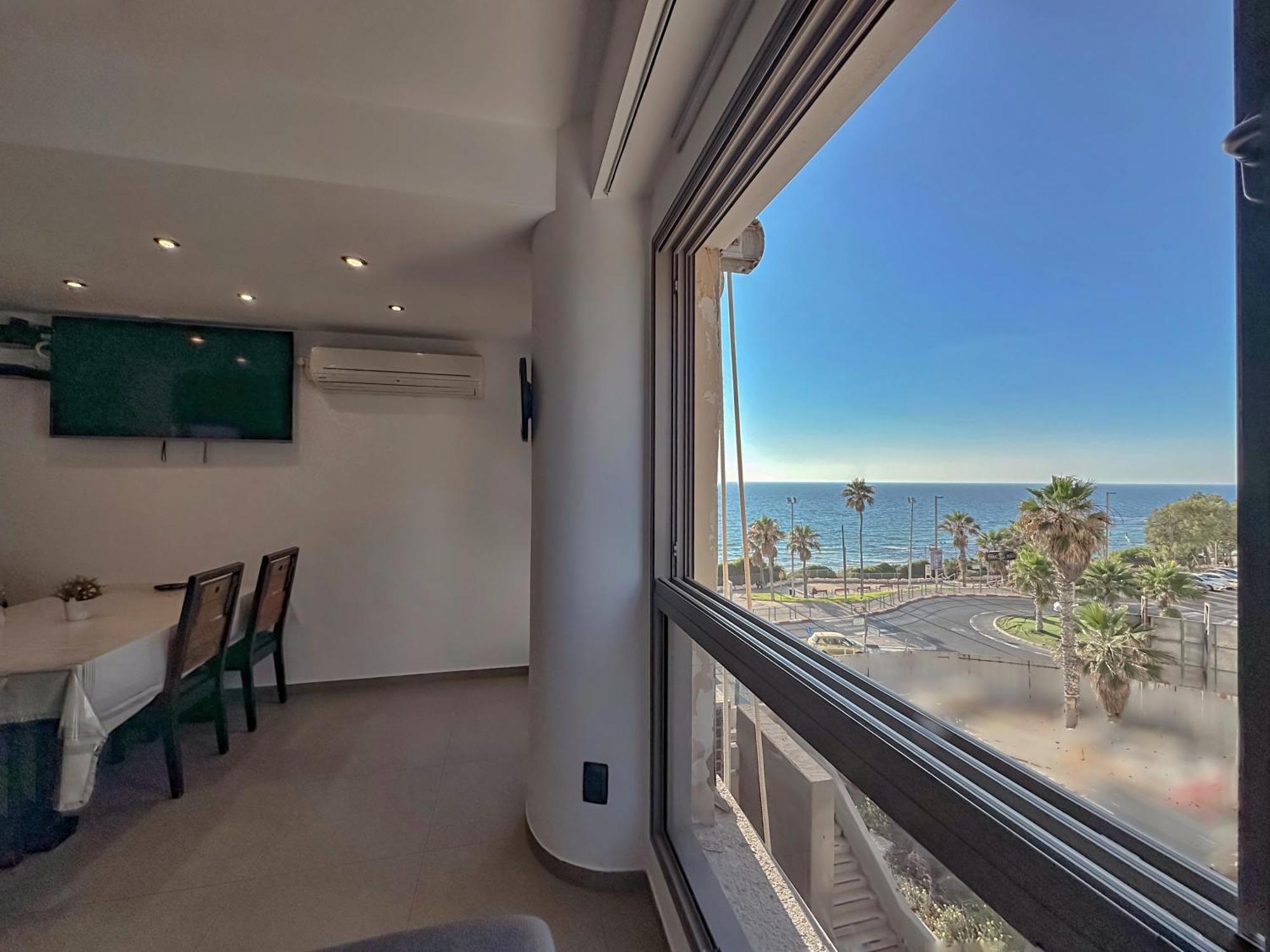 Lovely With Sea View Appartement